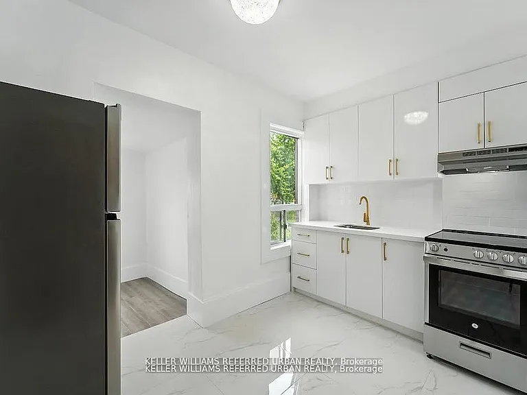 1182 Ossington Ave #UPPER — Photo 11