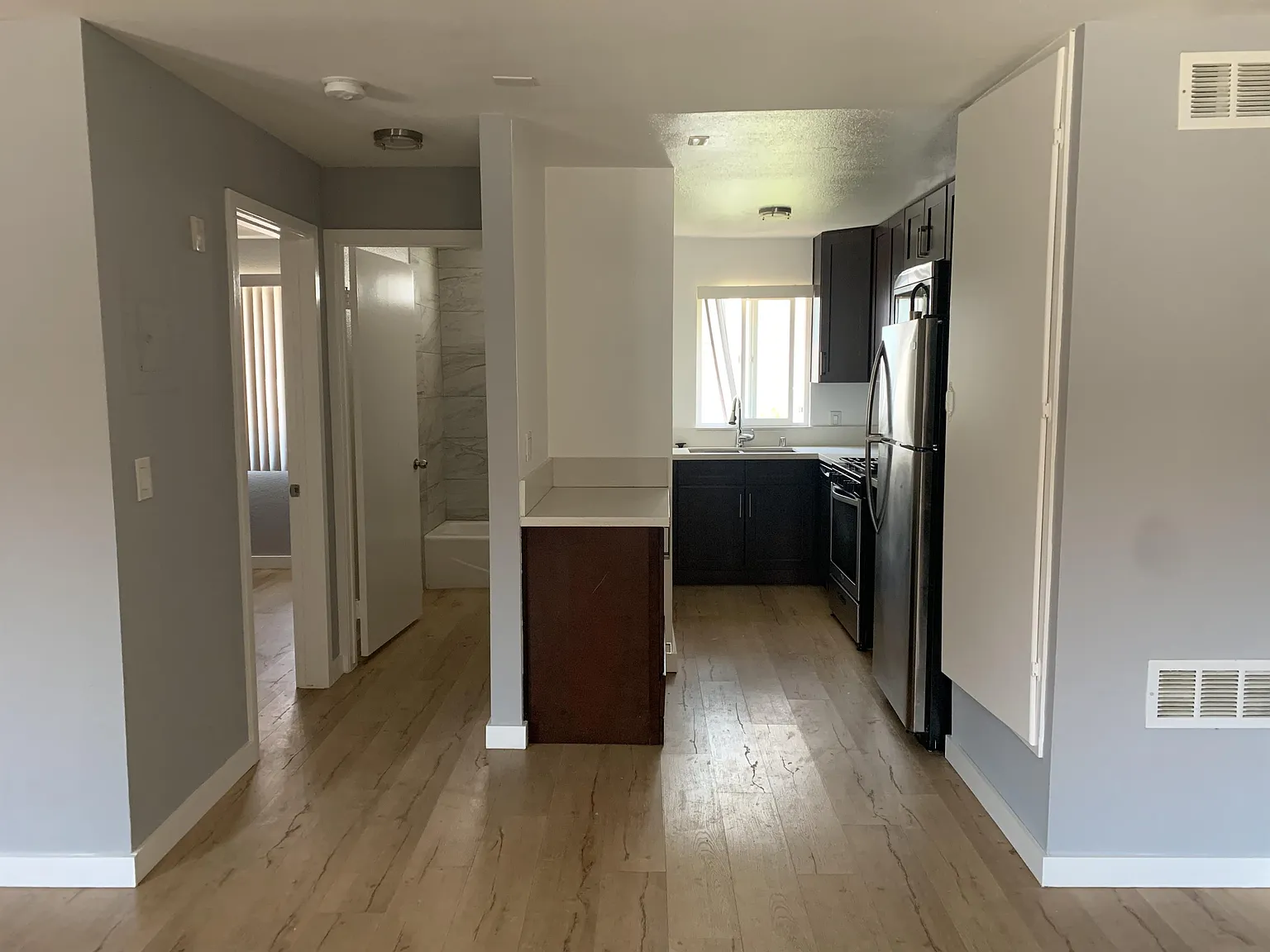 4317 - 4323 Perlita Ave — Photo 4