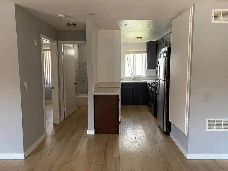 4317-4323 Perlita Ave — Photo 3