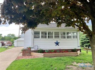 406 Sewell Dr, Oregon, OH 43616