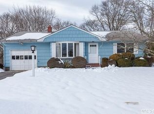 19 Hallock Rd, Patchogue, NY 11772