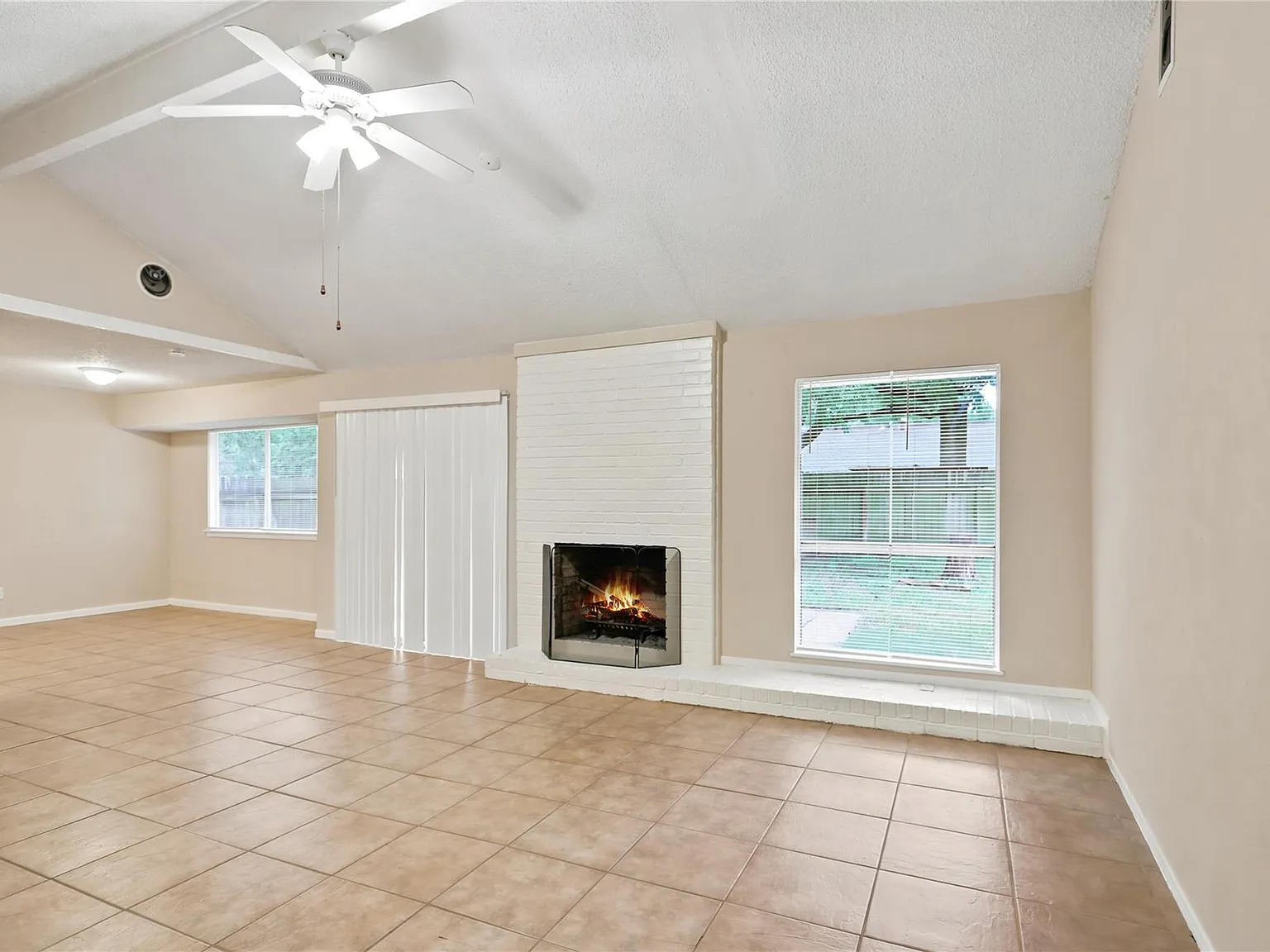 4 bed, 2.0 bath, 1579 sqft, $1,735 — Photo 4