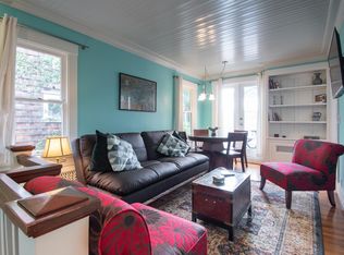 105 Valley St, Seattle, WA 98109