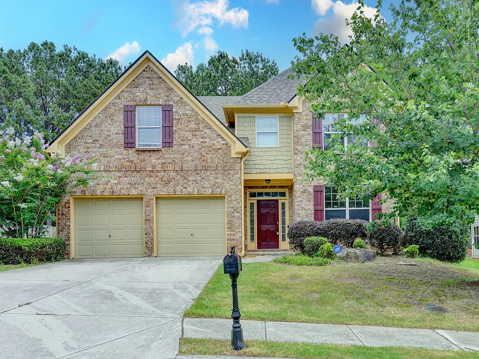 3473 Fallen Oak Dr