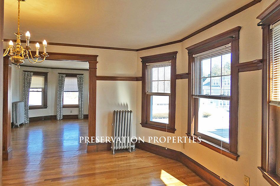 1st image of 136 Nichols Ave #1