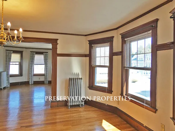 136 Nichols Ave, Watertown, MA