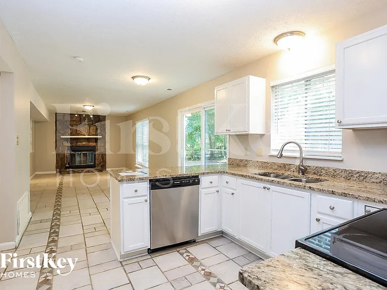 7344 Berkshire Downs Dr — Photo 8
