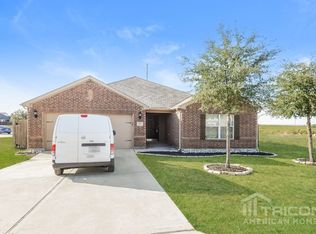 102 Cattlemans Creek Rd, Newark, TX 76071