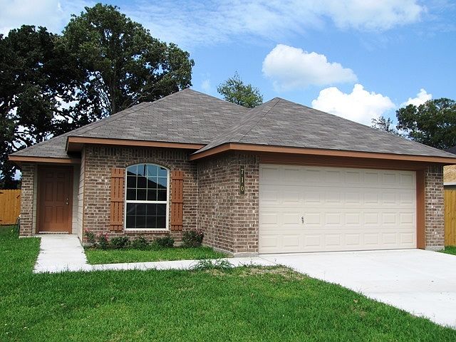1st image of 710 Heritage Dr