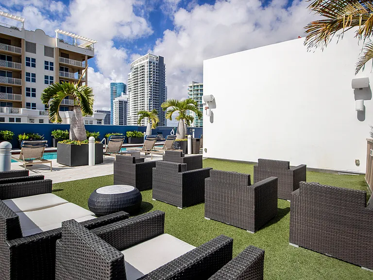 High Rise luxury rental apartments overlooking the New River in Fort Lauderdale, Florida near Las Olas Blvd.