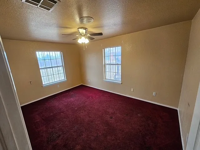 660 Jervis Dr — Photo 1