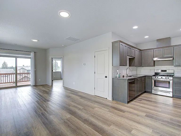 13000 NE 24th Cir — Photo 3