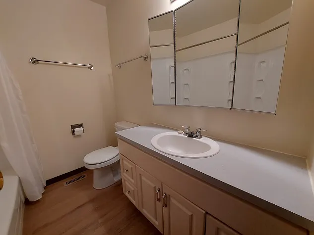 96 Holmes St — Photo 15