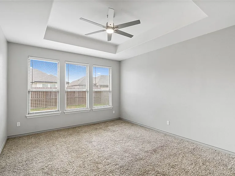 3406 Angelina St — Photo 7