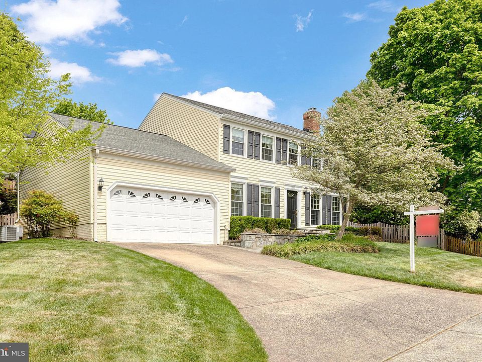 13217 Lazy Glen Ln, Herndon, VA 20171 Zillow