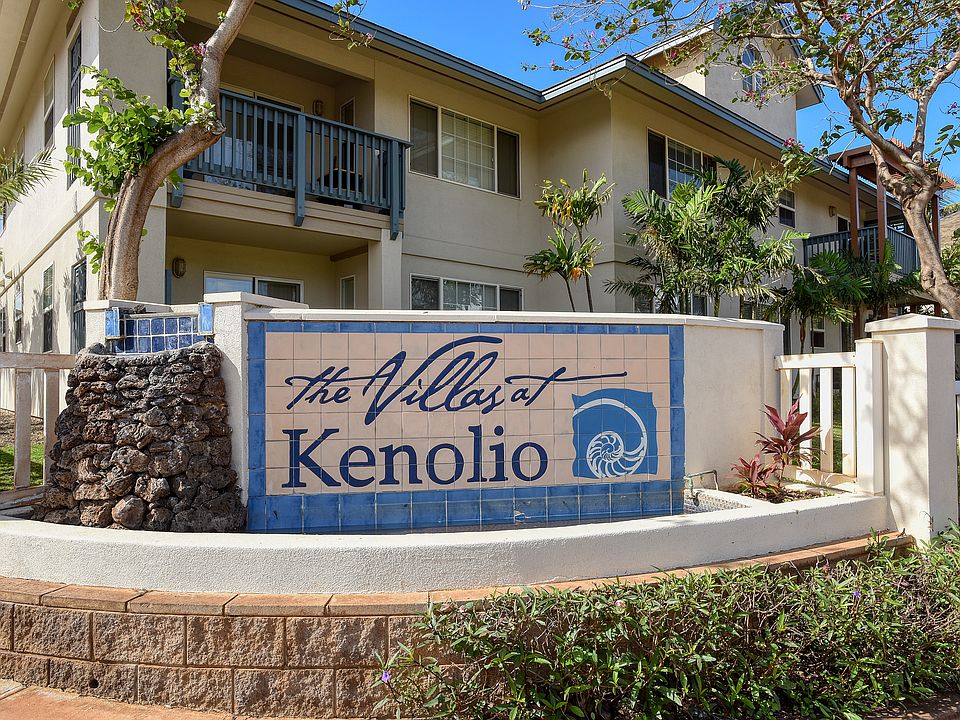 Entrance on Kaonoulu Street. Coming from South Kihei road, this is the first complex on your right.