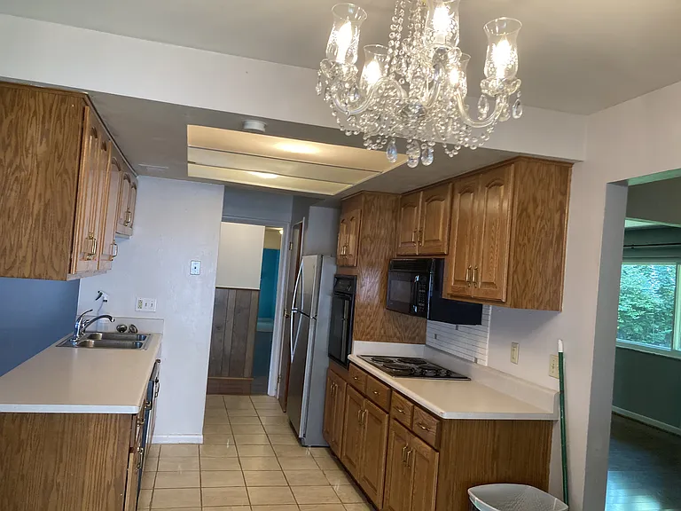 2720 Corlington Dr — Photo 20