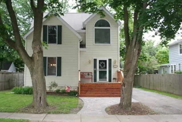809 Jefferson Ave — Photo 1