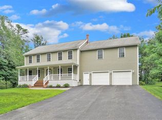 2 Macadamia Ln, Lewiston, ME 04240