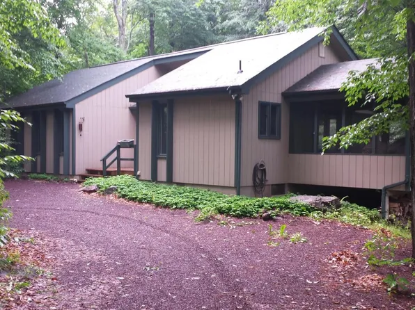 5464 Woodland Ave, Pocono Pines, PA 18350