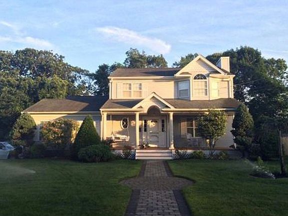 2nd image of 52 Washington St