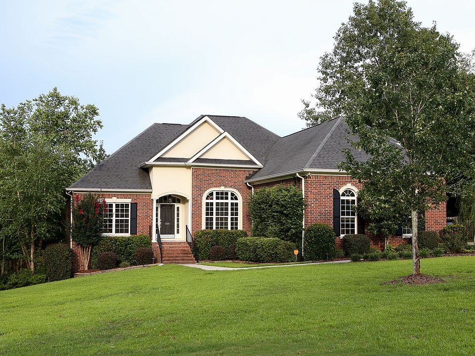 Stately home in Bay Pointe.