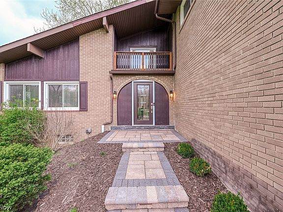 2nd image of 5941 Stow Rd