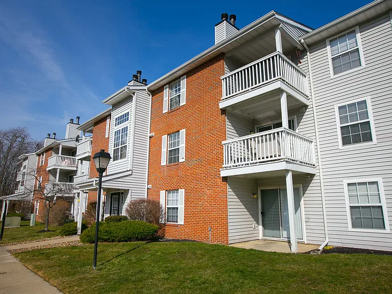 Hunter's Chase Apartments — Photo 12