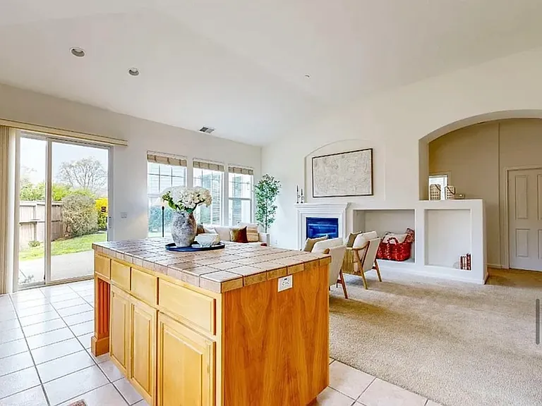 402 Dove Ln — Photo 14