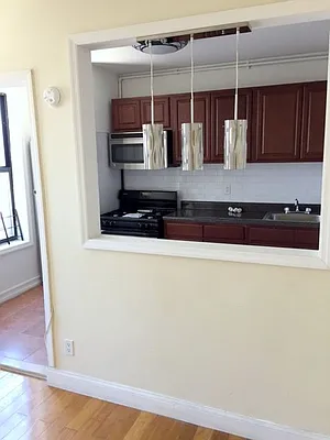 Rented by Uptown Flats LLC | media 21