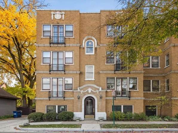 845 Pleasant St APT 3E, Oak Park, IL 60302
