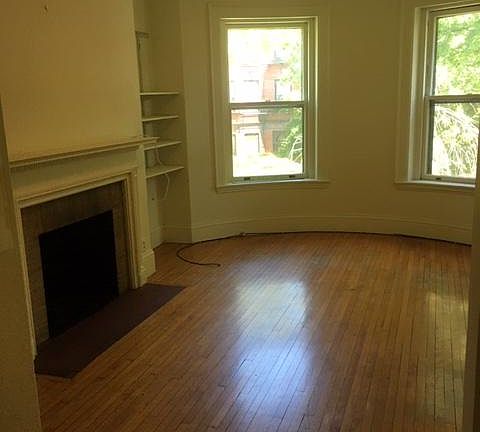 3rd image of 174 Bay State Rd APT 2F