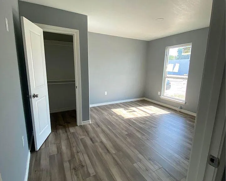 1502 Morgan Ave — Photo 5