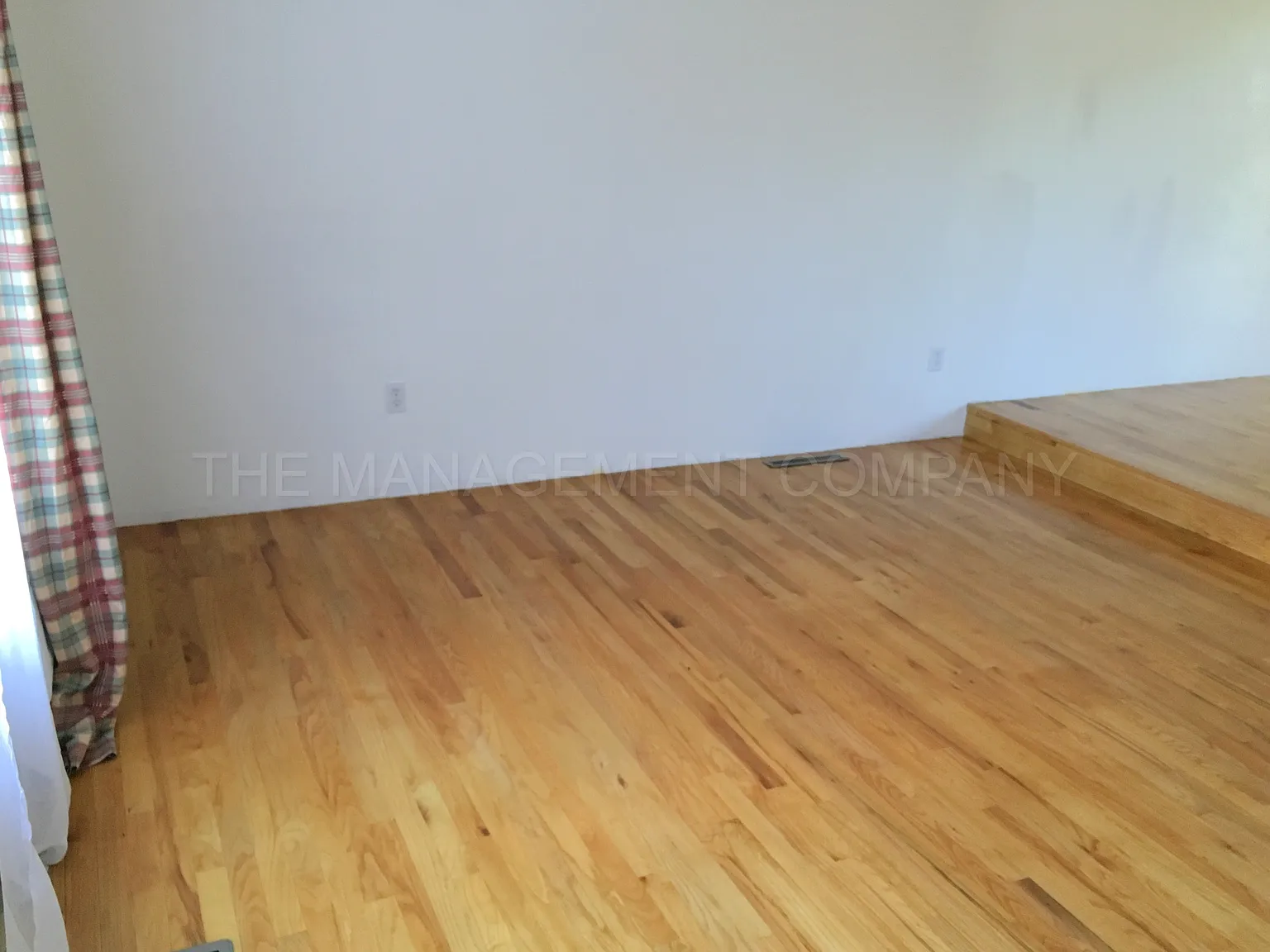 4 bed, 2.5 bath, 2016 sqft, $2,200 — Photo 2