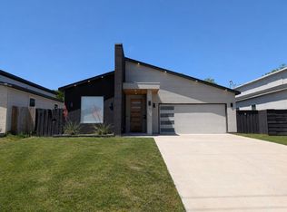 2871 E Overton Rd, Dallas, TX 75216