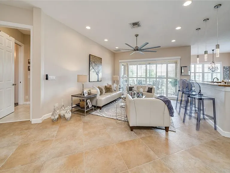 8012 NW 128th Ln — Photo 10