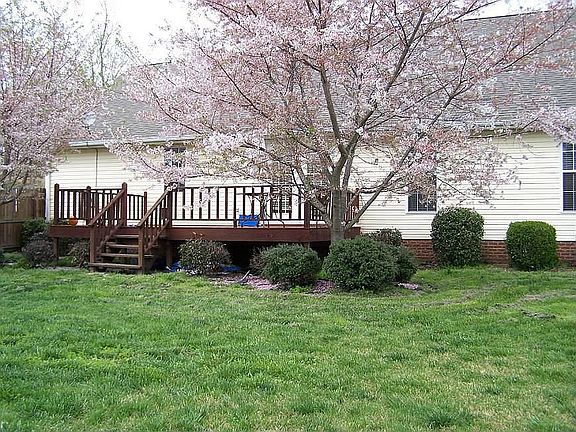 2nd image of 427 Brittney Ln