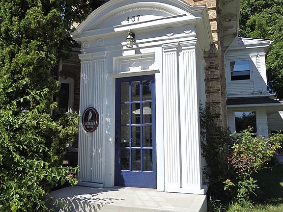 2nd image of 467 Green St