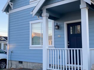 445 11th Ave, Seaside, OR 97138