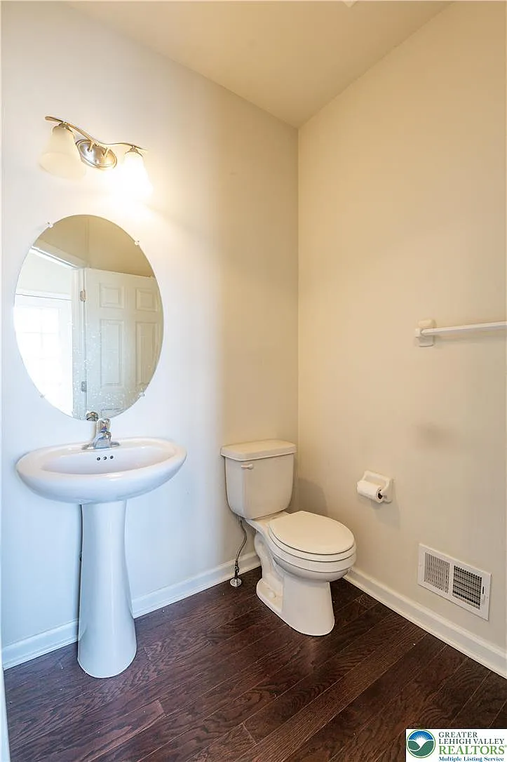 3 bed, 2.5 bath, 1640 sqft, $2,695 — Photo 4
