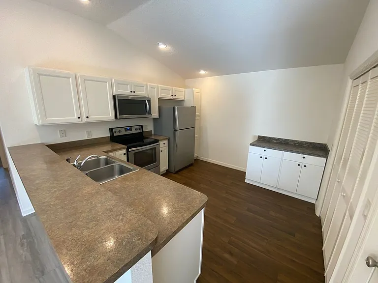 3102 Sabal Palm Ave — Photo 6