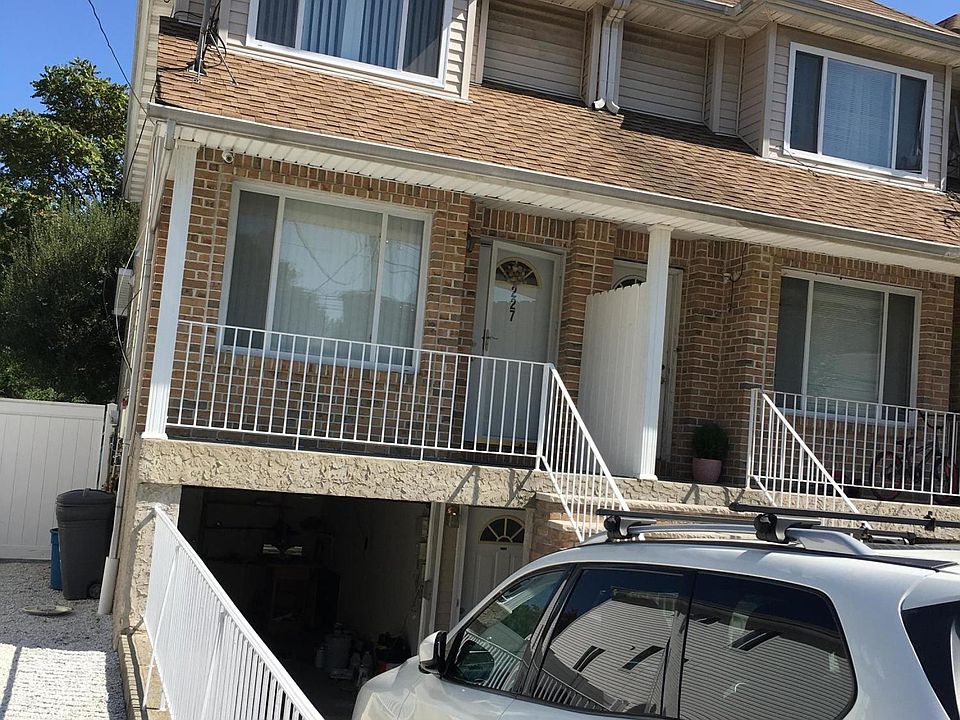 1st image of 227 Dubois Ave #2