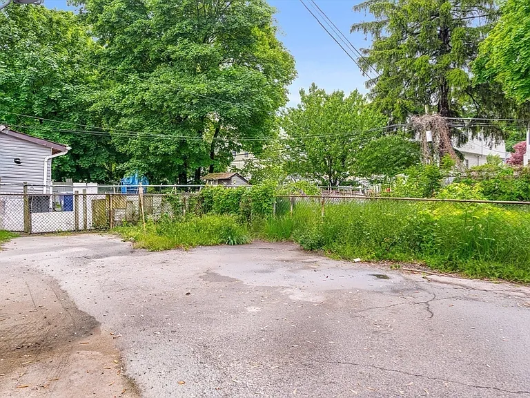 43 Wentworth St #3 — Photo 20