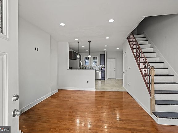 5th image of 2307 Buckius St