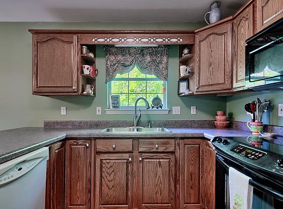 4th image of 459 Windrowe Dr