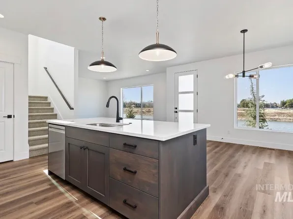 755 S Calhoun Ln, Star, ID 83669