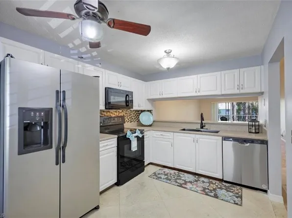 5685 Whitaker RD #202, NAPLES, FL 34112