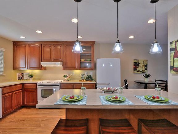 4th image of 1542 Glenpine Dr