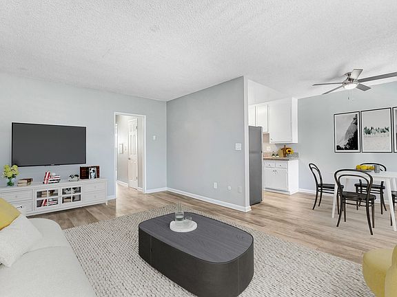 4th image of 11750 Kittridge St APT 25