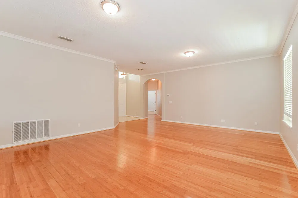 4 bed, 2.5 bath, 2756 sqft, $3,740 — Photo 4